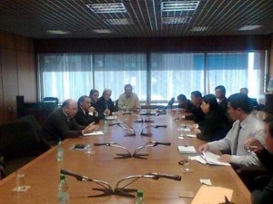Empresarios Chinos reunidos con Intendente Electo (Small)